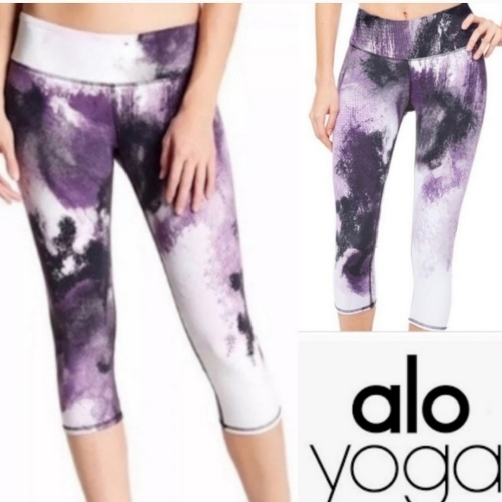 ALO YOGA Tie-Dye Airbrush Capri Purple Leggings- Size Small - Picture 14 of 14